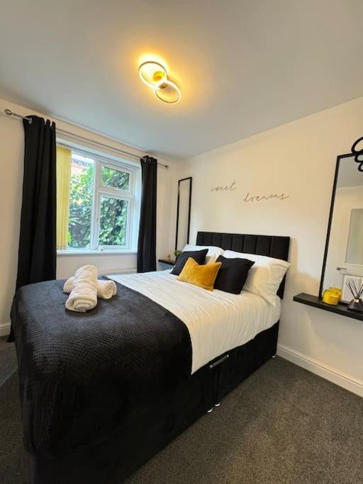 Luxury Cozy 3 Bed Apartment 5Mins From City - Free Parking! Nottingham Ngoại thất bức ảnh