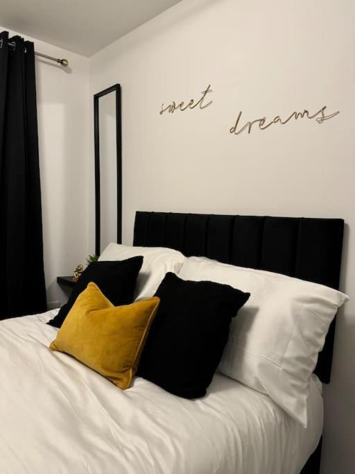 Luxury Cozy 3 Bed Apartment 5Mins From City - Free Parking! Nottingham Ngoại thất bức ảnh